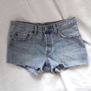 Levi’s 501 Buttonfly Raw Hem Light Wash Blue Denim Jean Shorts Size 26